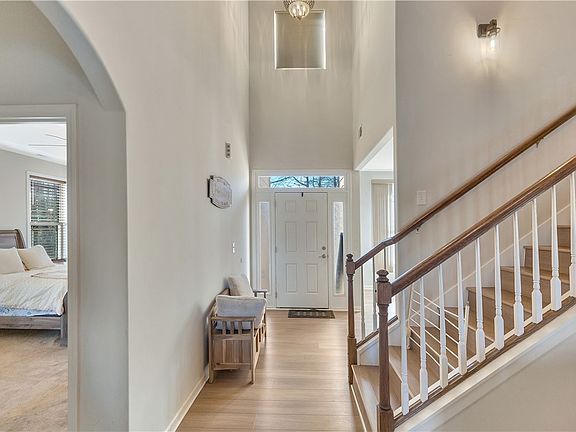 4th image of 139 Crawford Lake Dr
