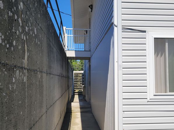 924 21st St APT 8