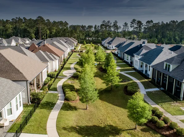 The Willow Plan, The Garden Walk