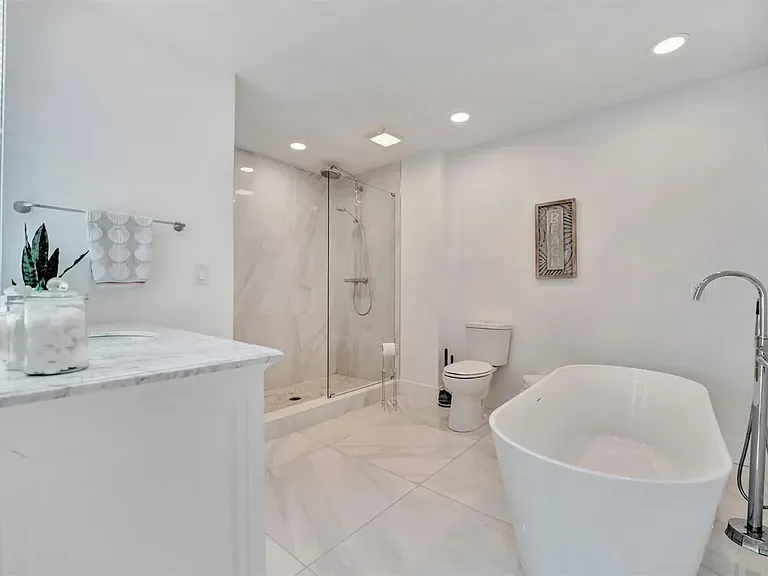 567 Venice Ln — Photo 24