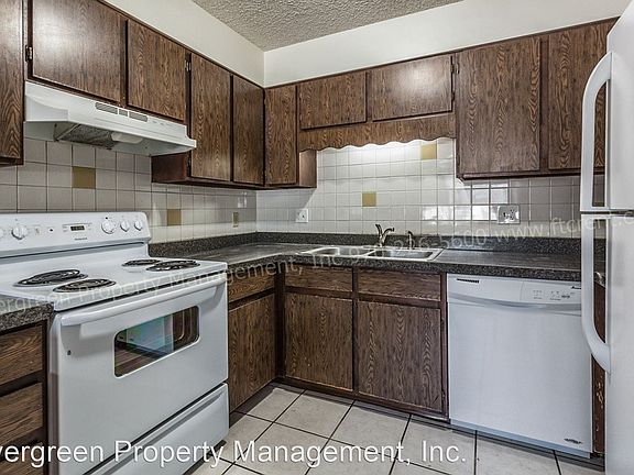 3rd image of 1707 Cheyenne Ave APT 6