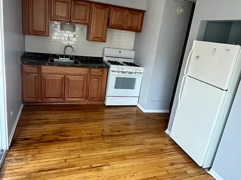 1224 W Oakdale Ave #1FR — Photo 6