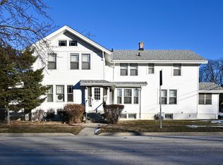 618 W Ridgeland Ave, Waukegan, IL 60085