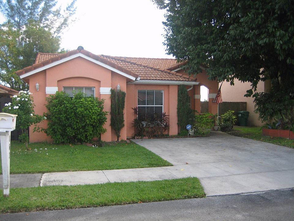 2nd image of 863 NW 122nd Ave