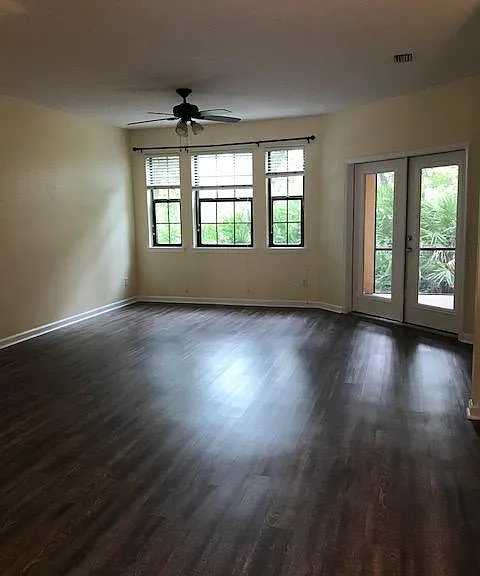 1914 Vista Cove Rd — Photo 6