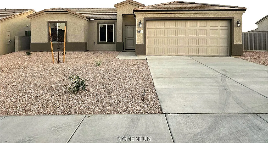 4 bed, 2.0 bath, 1416 sqft, $1,800 — Photo 1