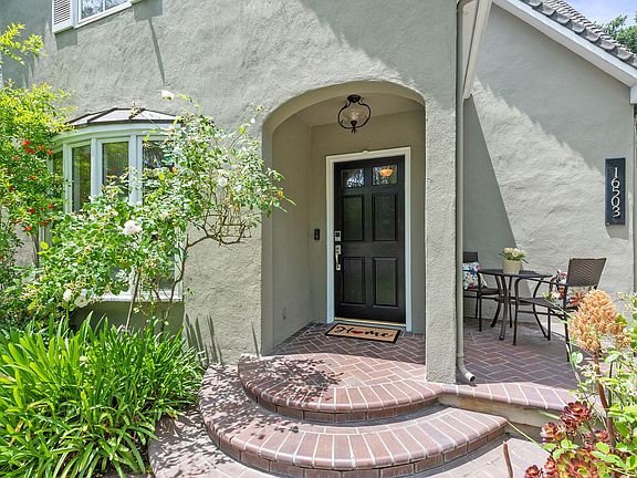 3rd image of 16503 Ferris Ave