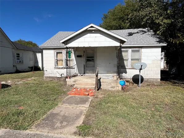 612 W 5th St, Ada, OK 74820
