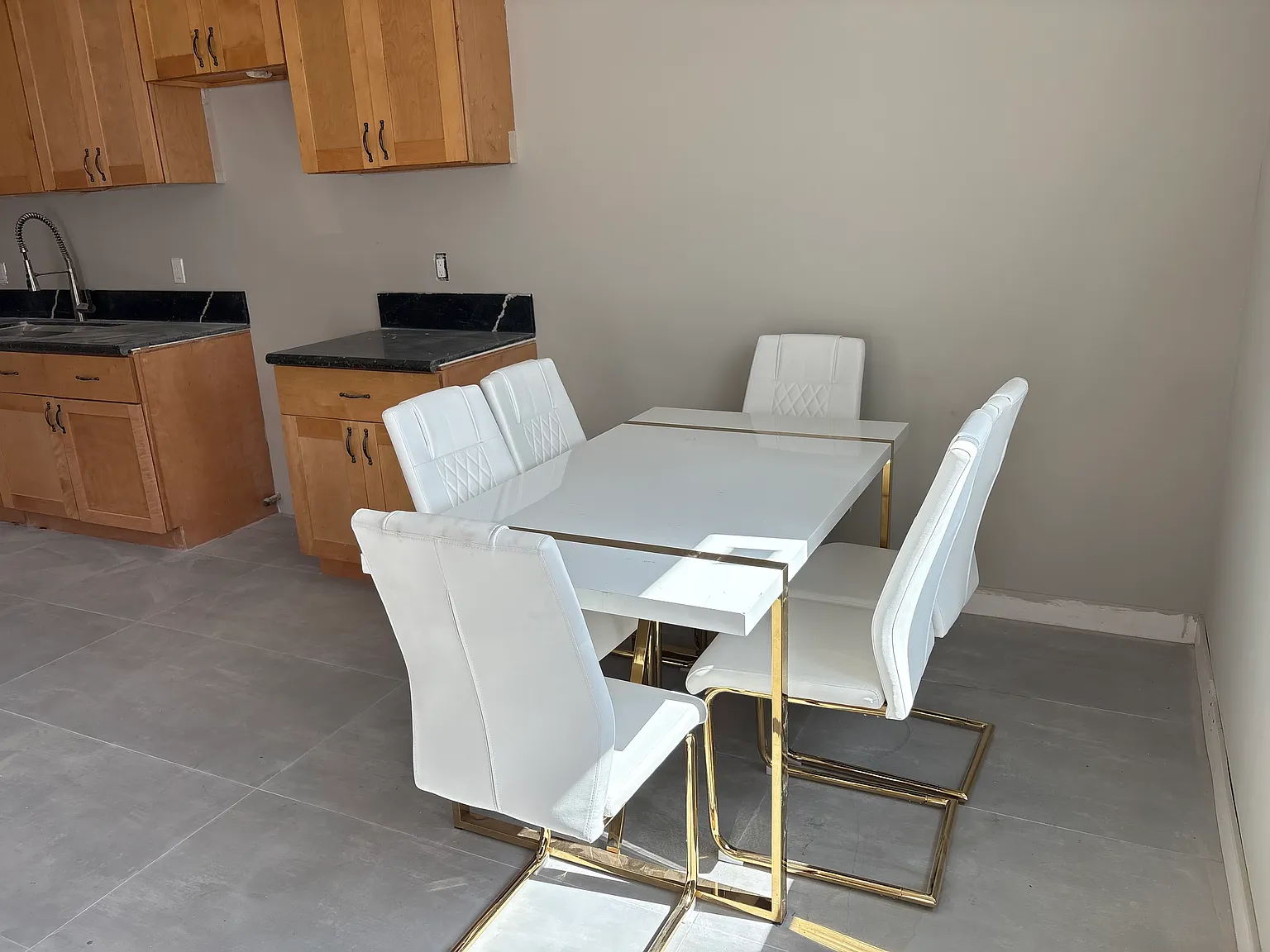 2 bed, 1.5 bath, 779 sqft, $2,950 — Photo 2
