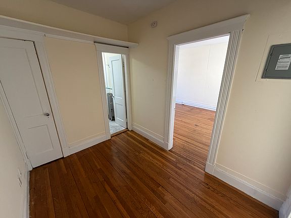 3rd image of 17 Lothian Rd APT 303