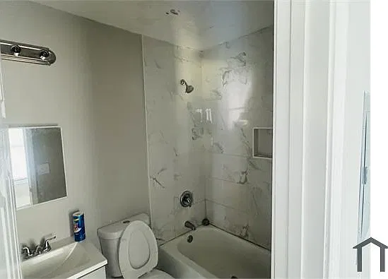 Studio, $1,350 — Photo 3