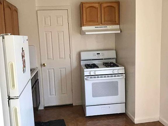 5th image of 31-18 42nd St #23