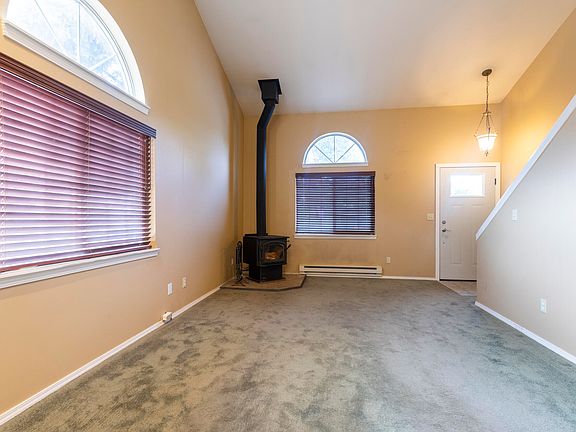 4th image of 931 Jack Pine Dr