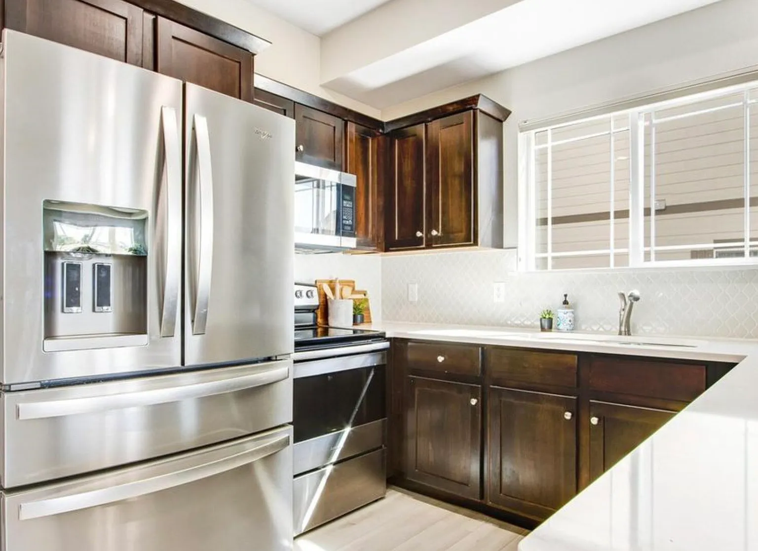 2 bed, 1923 sqft, $2,375 — Photo 4