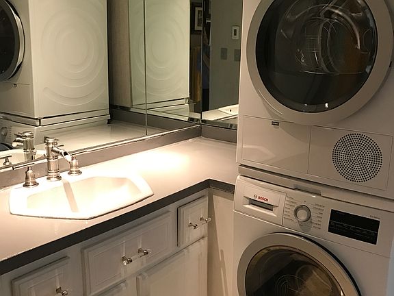 5th image of 247 Washington Ave APT 26