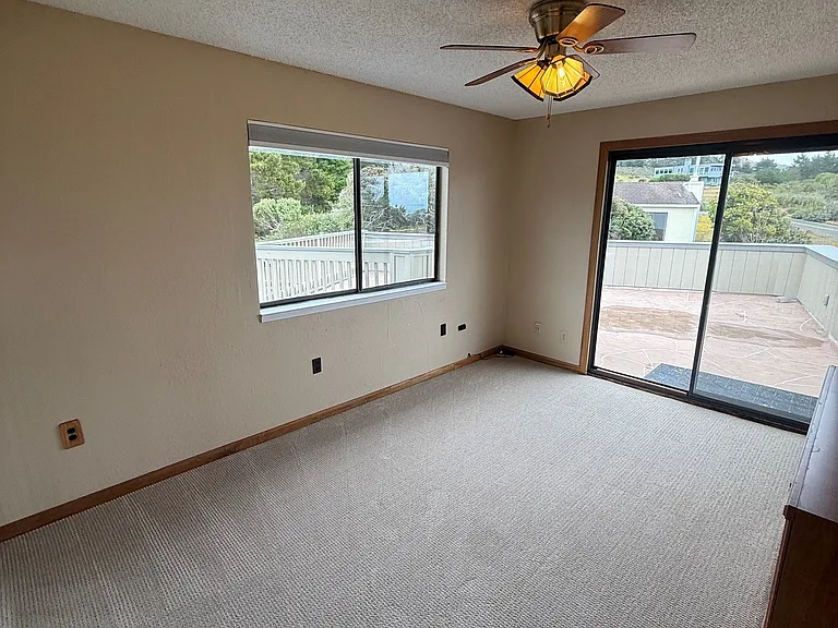 457 Los Santos Dr — Photo 15