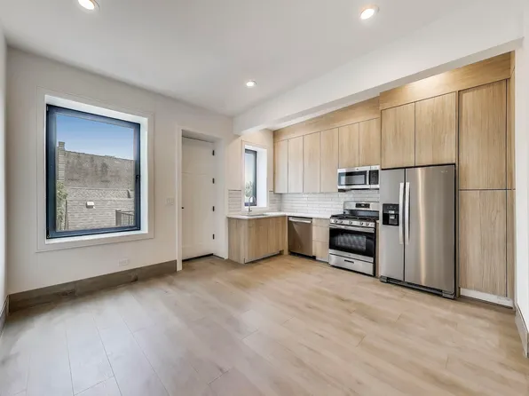 2023 N Drake Ave #2S, Chicago, IL 60647