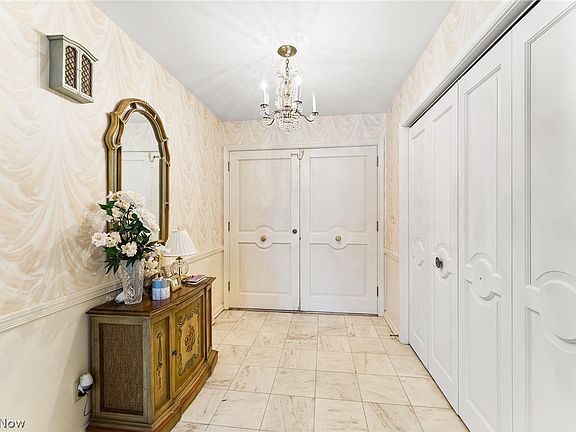 4th image of 5687 Lamplighter Dr