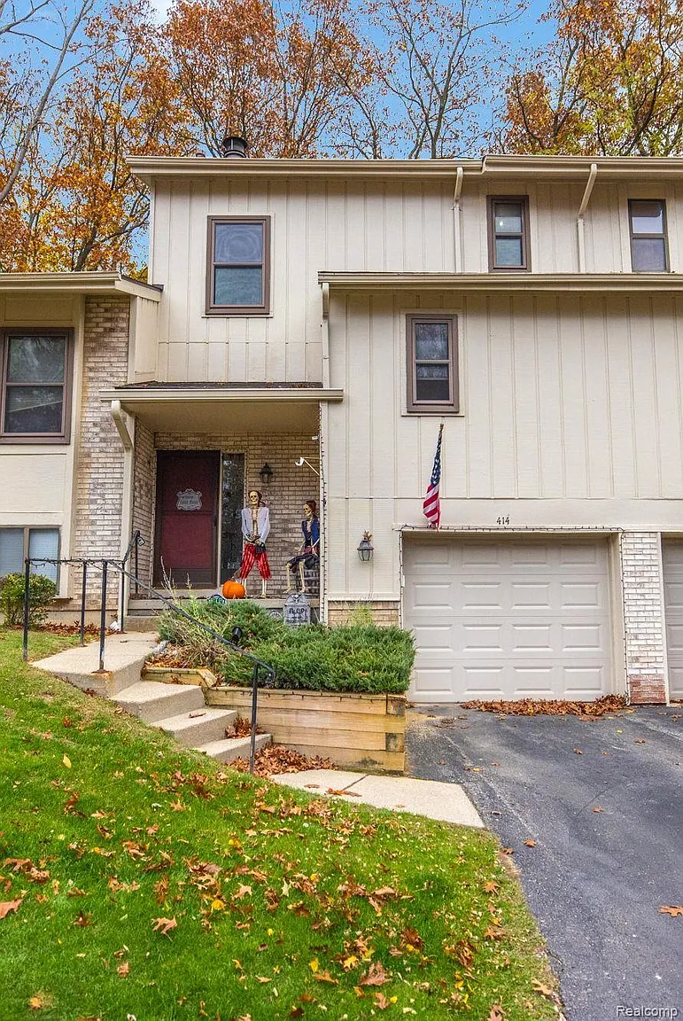 414 Forest Dr photo 1