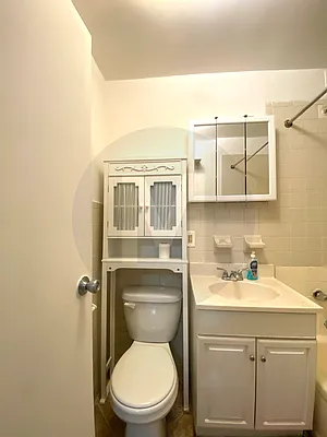 Rented by Kaden Realty | media 9