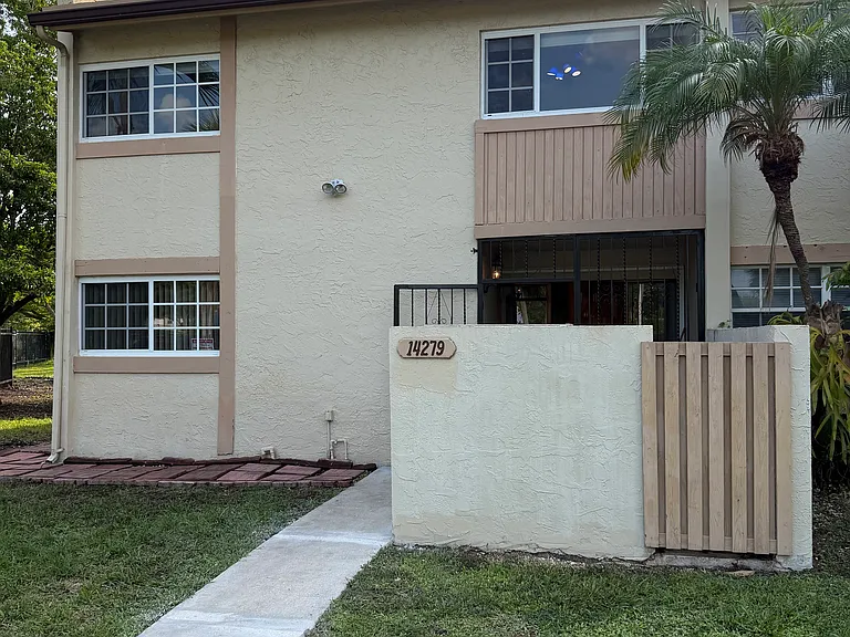 14279 Kendale Lakes Cir — Photo 1