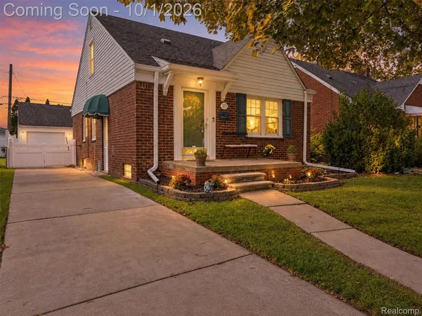 12975 Ward St, Southgate, MI 48195