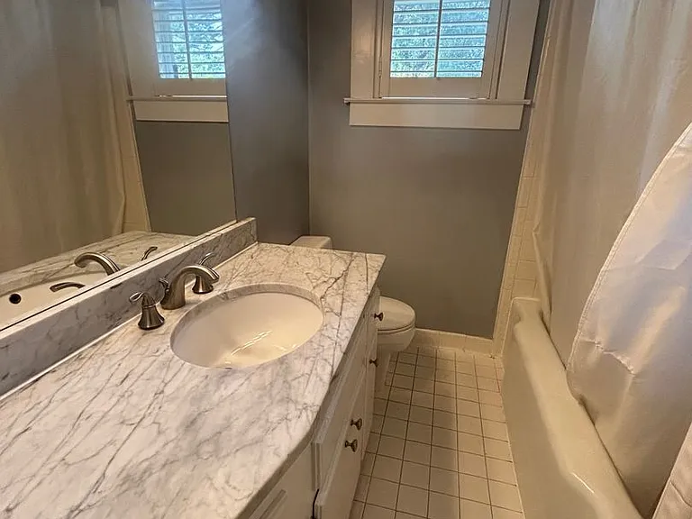 2827 Wilmot Ave — Photo 39