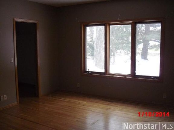 4th image of 4998 Division Ave