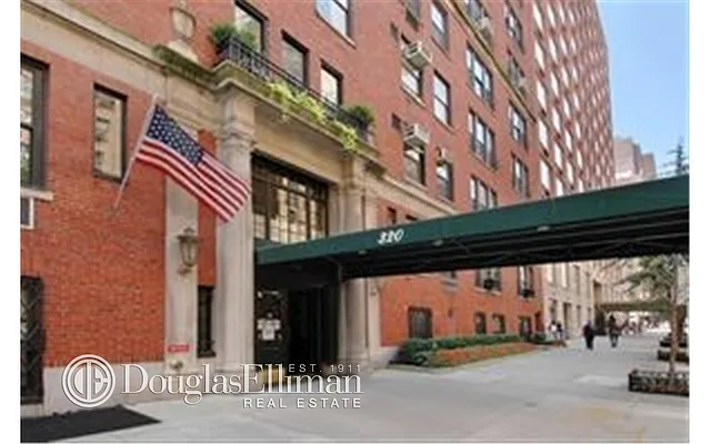Sold by Douglas Elliman | media 24