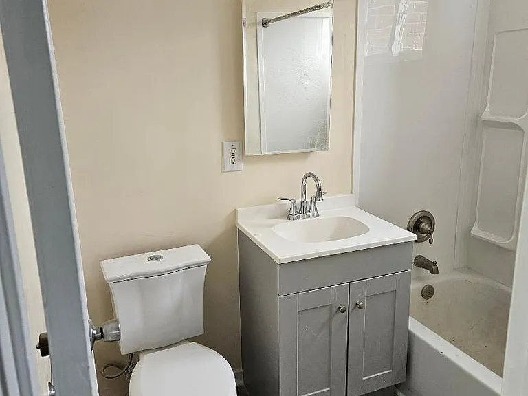 10 Halley Pl SE #203 — Photo 8