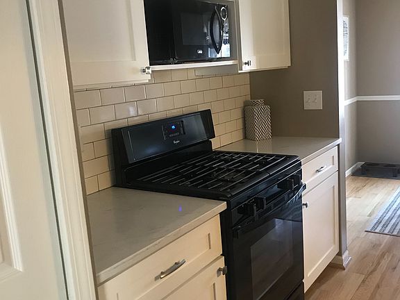 3rd image of 1853 Wickham St #1