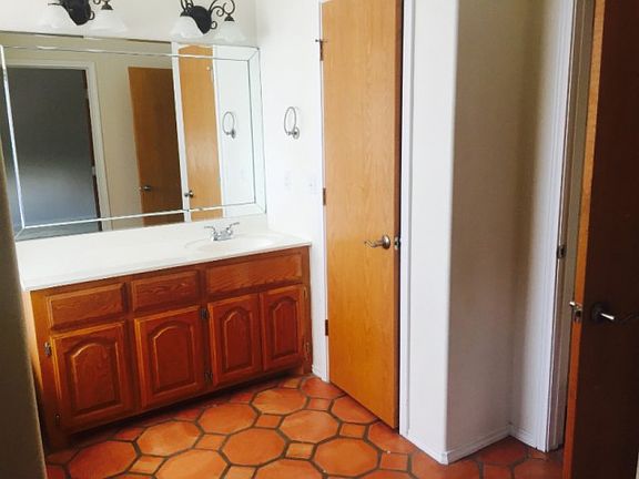 5th image of 707 San Angel St