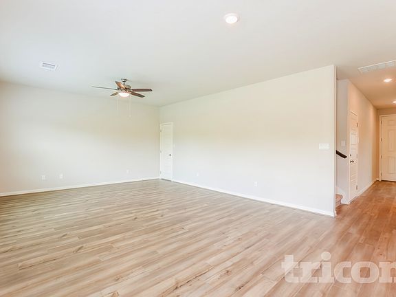 3rd image of 13515 Emerson Way