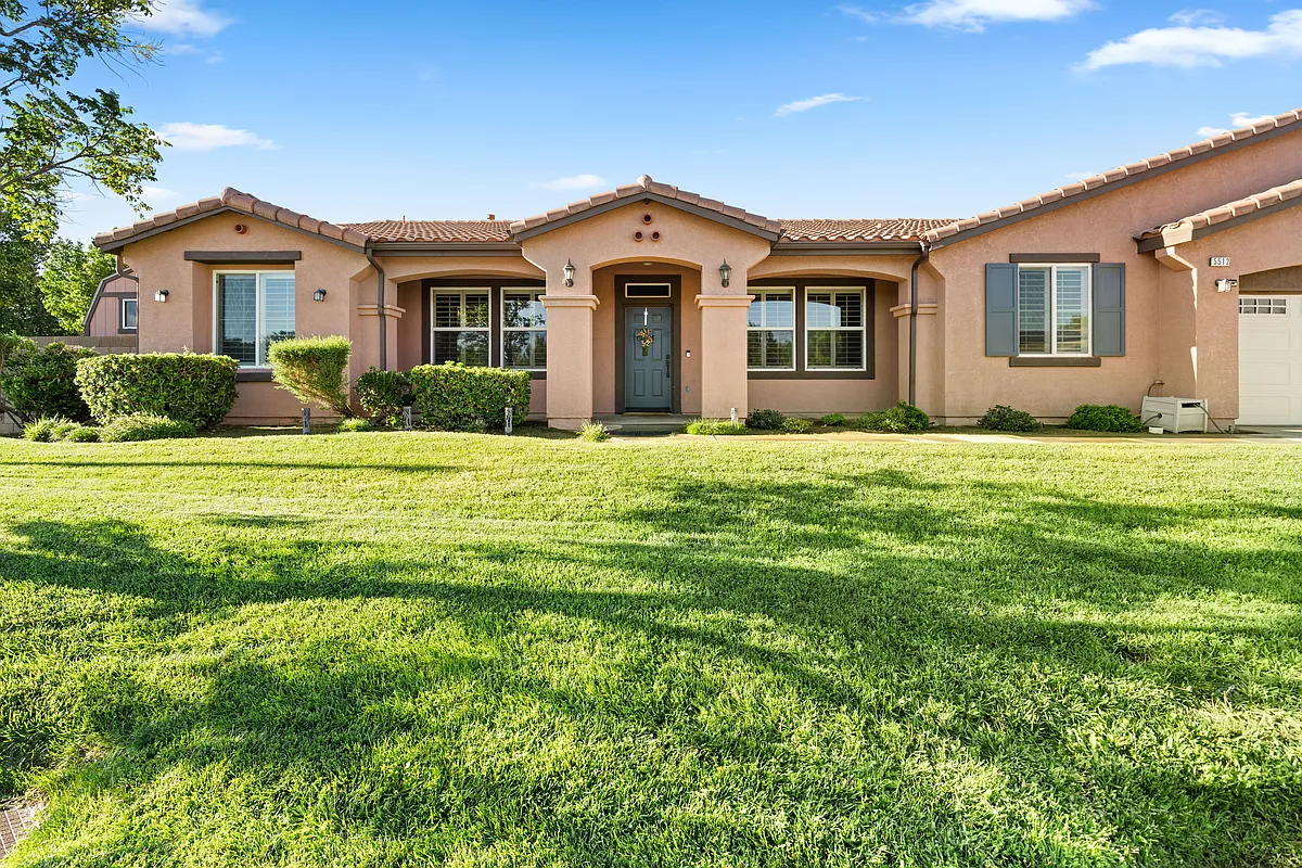 Building Photo - 5512 Las Brisas Ter