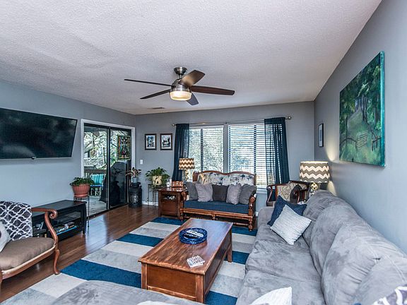 3rd image of 1140 Hidden Cove Dr APT C