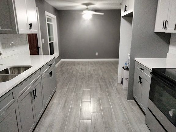 2nd image of 4916 Howard St