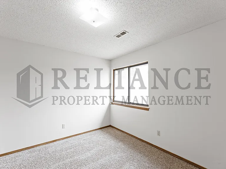 1518 S Todd Pl — Photo 6