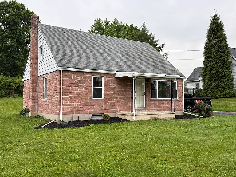 5212 Ridgeview Dr — Photo 2