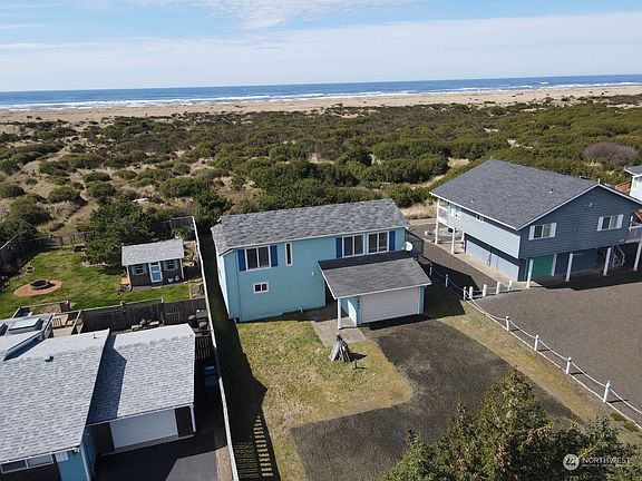 2nd image of 823 S Sand Dune Avenue SW