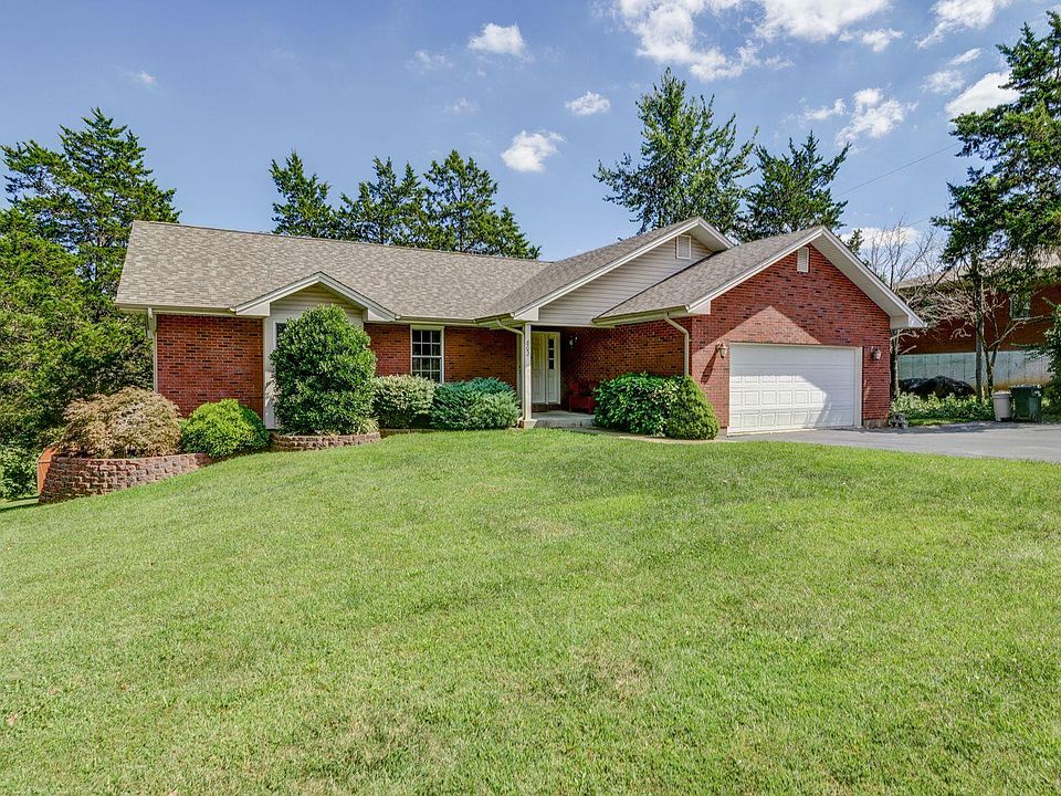 1st image of 802 S Suncrest Dr