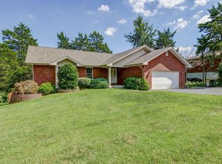 802 S Suncrest Dr, Hillsboro, MO 63050