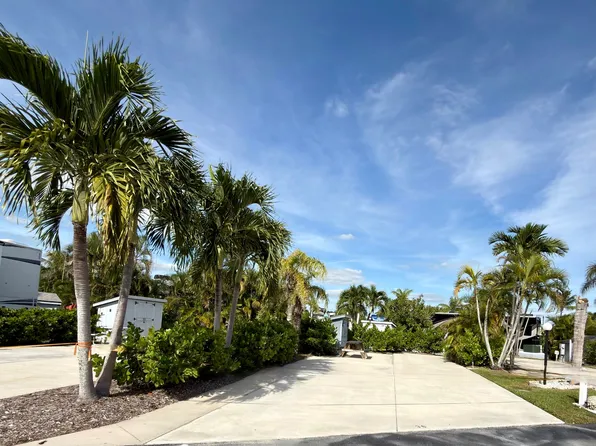 150 Smallwood Dr #36, Chokoloskee, FL 34138