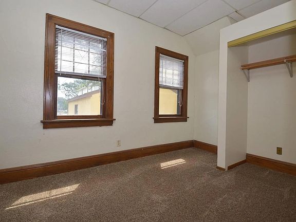 3rd image of 388 3rd Ave S