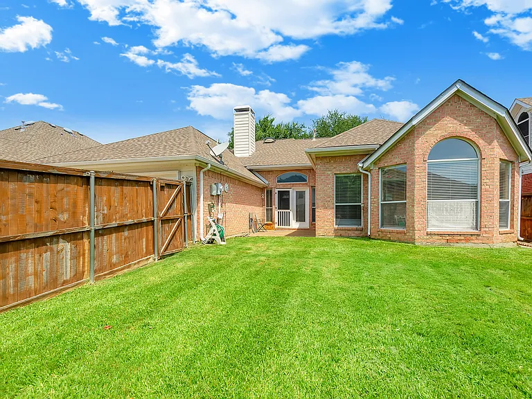 1404 Ranch Hill Dr — Photo 29