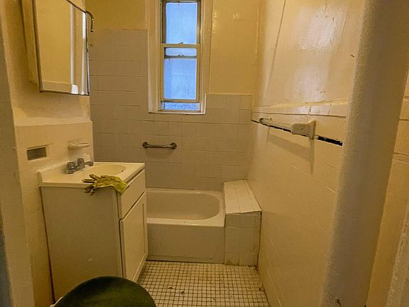 3rd image of 735 Bryant Ave APT 8C