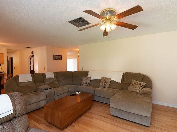 4th image of 1010 NE 41st Ave