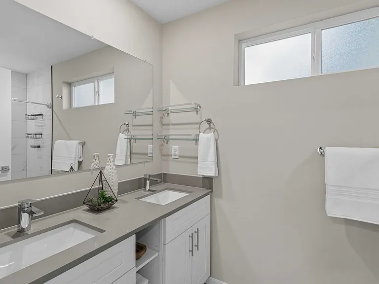 3536 S Brandon St #B — Photo 19
