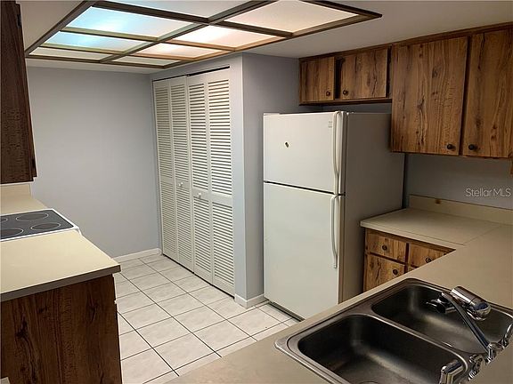 4th image of 2585 Countryside Blvd #4202