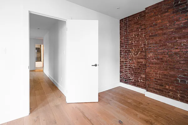 Rented by HCRE | media 22