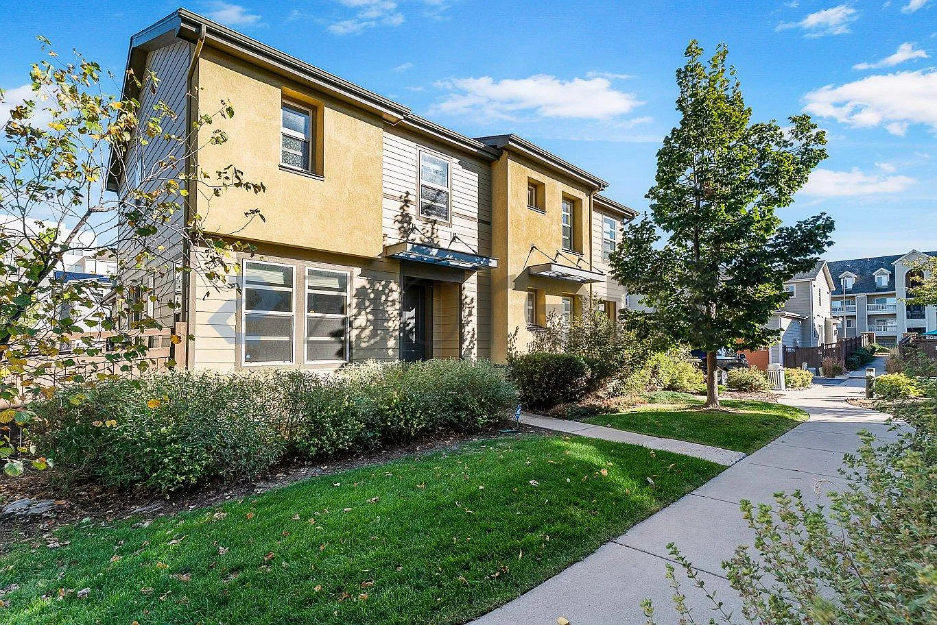 3 bed, 2.5 bath, 1560 sqft, $2,650 — Photo 1